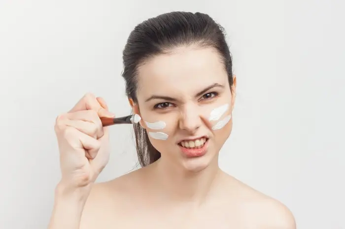 10 Signs of Skin Damage Caused by Whitening Creams